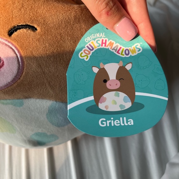 Griella Cow Squishmallow - Picture 3 of 3